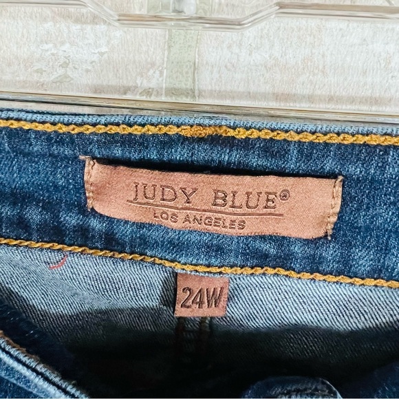 Judy Blue Skinny Fit  Dark Wash Capri Jeans Size 24W - Picture 8 of 9